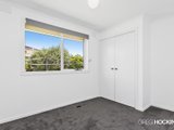 https://images.listonce.com.au/custom/160x/listings/4-neyland-court-altona-meadows-vic-3028/887/01203887_img_09.jpg?sKXgzVgM7zY