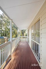 https://images.listonce.com.au/custom/160x/listings/4-nicholson-lane-lilydale-vic-3140/563/01782563_img_11.jpg?s4TuyyZ4kNc