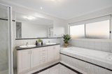 https://images.listonce.com.au/custom/160x/listings/4-nirvana-crescent-bulleen-vic-3105/539/01261539_img_08.jpg?IB8lEXp9PxY