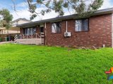 https://images.listonce.com.au/custom/160x/listings/4-parry-drive-mooroolbark-vic-3138/624/01524624_img_02.jpg?Pc9_pOz8vjA