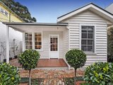 https://images.listonce.com.au/custom/160x/listings/4-phyllis-street-elwood-vic-3184/400/01793400_img_01.jpg?ORC-81WuMIg