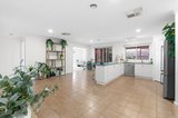 https://images.listonce.com.au/custom/160x/listings/4-robin-hill-drive-mornington-vic-3931/398/01981398_img_05.jpg?dybXCp2YqEI