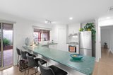 https://images.listonce.com.au/custom/160x/listings/4-robin-hill-drive-mornington-vic-3931/398/01981398_img_06.jpg?5GSDlWjYDCo