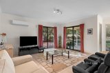 https://images.listonce.com.au/custom/160x/listings/4-ross-drive-castlemaine-vic-3450/127/01599127_img_04.jpg?3bb-HXn3d64