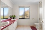 https://images.listonce.com.au/custom/160x/listings/4-ross-drive-castlemaine-vic-3450/127/01599127_img_09.jpg?nVCmxGjLABM