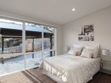 https://images.listonce.com.au/custom/160x/listings/4-royal-avenue-mooroolbark-vic-3138/463/01524463_img_09.jpg?7C4Eu-VAb6Q