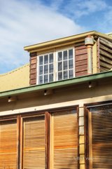 https://images.listonce.com.au/custom/160x/listings/4-rubens-grove-canterbury-vic-3126/804/01093804_img_08.jpg?Qz2AbN0ZubA
