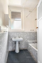 https://images.listonce.com.au/custom/160x/listings/4-sandridge-avenue-port-melbourne-vic-3207/668/01281668_img_12.jpg?9C7d0glB0Ik