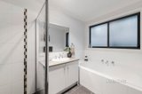 https://images.listonce.com.au/custom/160x/listings/4-scurry-drive-croydon-vic-3136/292/01609292_img_09.jpg?6SxV2XBSrn8