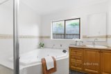 https://images.listonce.com.au/custom/160x/listings/4-second-avenue-box-hill-north-vic-3129/381/01591381_img_10.jpg?wUIXor3I7jI