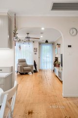 https://images.listonce.com.au/custom/160x/listings/4-shady-way-croydon-south-vic-3136/833/01653833_img_08.jpg?yT5r-9JZwTA