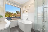 https://images.listonce.com.au/custom/160x/listings/4-silverwood-way-glen-waverley-vic-3150/164/01900164_img_09.jpg?BsYWVVoRmzU
