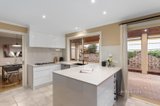 https://images.listonce.com.au/custom/160x/listings/4-silverwood-way-glen-waverley-vic-3150/330/01927330_img_03.jpg?WkUdndjtuZ0