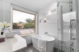 https://images.listonce.com.au/custom/160x/listings/4-silverwood-way-glen-waverley-vic-3150/330/01927330_img_07.jpg?_a7sMCALYwA