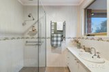 https://images.listonce.com.au/custom/160x/listings/4-sovereign-court-mornington-vic-3931/001/01942001_img_08.jpg?QpmsF8QLrAs