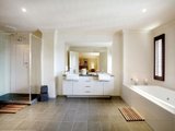 https://images.listonce.com.au/custom/160x/listings/4-st-johns-avenue-mont-albert-vic-3127/774/01684774_img_07.jpg?VWw3gktTVvI