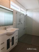 https://images.listonce.com.au/custom/160x/listings/4-stone-street-diamond-creek-vic-3089/005/01632005_img_04.jpg?tUfFApbD_y8