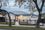 https://images.listonce.com.au/custom/160x/listings/4-tennyson-street-watsonia-vic-3087/575/01547575_img_21.jpg?fHf7c9MwDAU