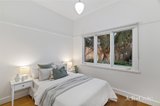 https://images.listonce.com.au/custom/160x/listings/4-thistle-street-surrey-hills-vic-3127/957/01741957_img_15.jpg?q49vrLV4CxQ