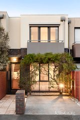 https://images.listonce.com.au/custom/160x/listings/4-thomas-street-port-melbourne-vic-3207/195/01809195_img_02.jpg?TFTpQb2PKDE
