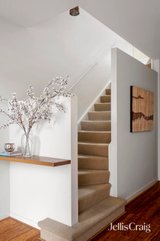 https://images.listonce.com.au/custom/160x/listings/4-thomas-street-port-melbourne-vic-3207/195/01809195_img_08.jpg?8d9myLAe_pA