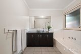 https://images.listonce.com.au/custom/160x/listings/4-thornton-court-mooroolbark-vic-3138/277/01927277_img_09.jpg?1FptpzLiHD0