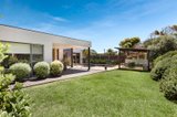 https://images.listonce.com.au/custom/160x/listings/4-tullyvallin-crescent-sorrento-vic-3943/850/00999850_img_15.jpg?4xjUNaQUNb4