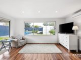 https://images.listonce.com.au/custom/160x/listings/4-waltham-road-newport-vic-3015/801/01203801_img_08.jpg?75LivMB4daY