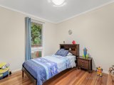 https://images.listonce.com.au/custom/160x/listings/4-warranwood-road-warranwood-vic-3134/040/00621040_img_06.jpg?hltM2s_2UQc