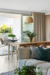 https://images.listonce.com.au/custom/160x/listings/4-warrigal-road-parkdale-vic-3195/917/01899917_img_09.jpg?1zekjg0KUIU