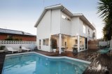 https://images.listonce.com.au/custom/160x/listings/4-warrigal-road-parkdale-vic-3195/917/01899917_img_19.jpg?InFEFFmEv0I