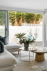 https://images.listonce.com.au/custom/160x/listings/4-warrigal-road-parkdale-vic-3195/917/01899917_img_20.jpg?bFrpIkIzNDY