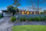 https://images.listonce.com.au/custom/160x/listings/4-werona-court-mulgrave-vic-3170/904/01660904_img_15.jpg?_BXcYqB43Zo
