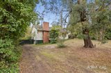 https://images.listonce.com.au/custom/160x/listings/4-woodland-avenue-croydon-vic-3136/019/01819019_img_03.jpg?ZMJ_ouD4ClI