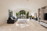 https://images.listonce.com.au/custom/160x/listings/4-woodlands-edge-templestowe-vic-3106/734/01987734_img_06.jpg?rnMPCTU_EgQ