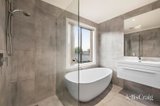 https://images.listonce.com.au/custom/160x/listings/4-woodlands-edge-templestowe-vic-3106/734/01987734_img_11.jpg?Mem5lxZpeig