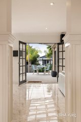 https://images.listonce.com.au/custom/160x/listings/4-woodlands-edge-templestowe-vic-3106/734/01987734_img_13.jpg?a7iOU_LcG8E