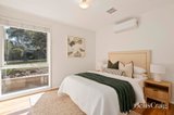 https://images.listonce.com.au/custom/160x/listings/4-woody-link-croydon-south-vic-3136/566/01979566_img_07.jpg?z4KE9DSjcIk