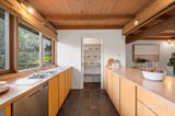 https://images.listonce.com.au/custom/160x/listings/4-yeoman-court-park-orchards-vic-3114/578/01985578_img_06.jpg?VPWO0He-qpE