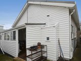 https://images.listonce.com.au/custom/160x/listings/40-alexandra-avenue-geelong-vic-3220/396/01699396_img_06.jpg?FyCsZGNu_VY