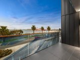 https://images.listonce.com.au/custom/160x/listings/40-beach-street-port-melbourne-vic-3207/747/01731747_img_02.jpg?OYD5W8_oQto