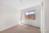 https://images.listonce.com.au/custom/160x/listings/40-beartooth-drive-winter-valley-vic-3358/735/01976735_img_06.jpg?9bXhVhzW3rg