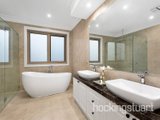 https://images.listonce.com.au/custom/160x/listings/40-bennett-parade-kew-east-vic-3102/303/01685303_img_09.jpg?H8wsC19xKm8