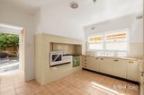 https://images.listonce.com.au/custom/160x/listings/40-bird-avenue-northcote-vic-3070/543/01988543_img_14.jpg?qLWqEhXe28w