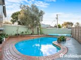 https://images.listonce.com.au/custom/160x/listings/40-carronvale-road-mooroolbark-vic-3138/007/01525007_img_11.jpg?1LtewkuJNw4