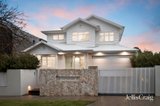 https://images.listonce.com.au/custom/160x/listings/40-castlewood-street-bentleigh-east-vic-3165/521/01767521_img_01.jpg?LtpRC48ax9g