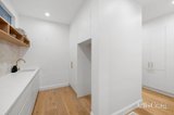 https://images.listonce.com.au/custom/160x/listings/40-castlewood-street-bentleigh-east-vic-3165/521/01767521_img_09.jpg?Optahq_sD2w