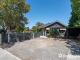 https://images.listonce.com.au/custom/160x/listings/40-cherylnne-crescent-kilsyth-vic-3137/393/01526393_img_04.jpg?uAI5yLpfcPM