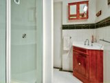 https://images.listonce.com.au/custom/160x/listings/40-clarence-street-geelong-west-vic-3218/621/01699621_img_13.jpg?za93n8ach-M