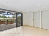 https://images.listonce.com.au/custom/160x/listings/40-club-point-drive-chirnside-park-vic-3116/478/01525478_img_05.jpg?FvCJG-lHpO8